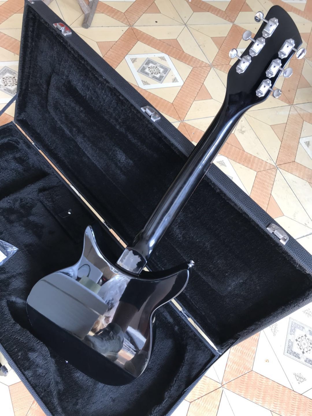 Custom 325 Electric Guitar with 3 Pickups in Black with Rectangle Hardcase Any Shape Guitar Body Can Be Customized