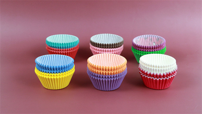 Pink Cupcake Liners in Standard Size Swedish Paper Baking Cups OEM Service Accepted