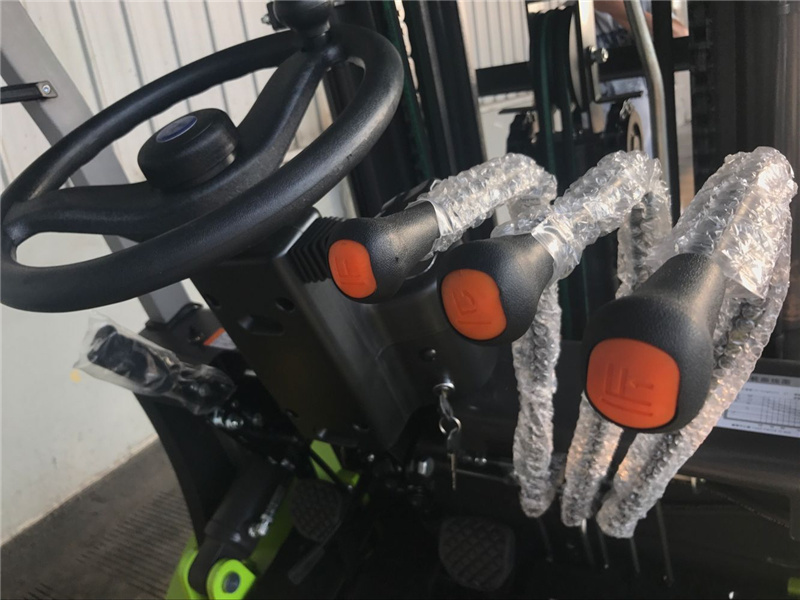 3000kg New Forklift Price Japan Nissan Engine LPG Gas Forklift
