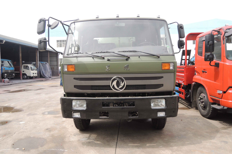 10 Wheels 10000L Septic Tank Vacuum Sewage Suction Truck For Heavy Duty Waste Removal