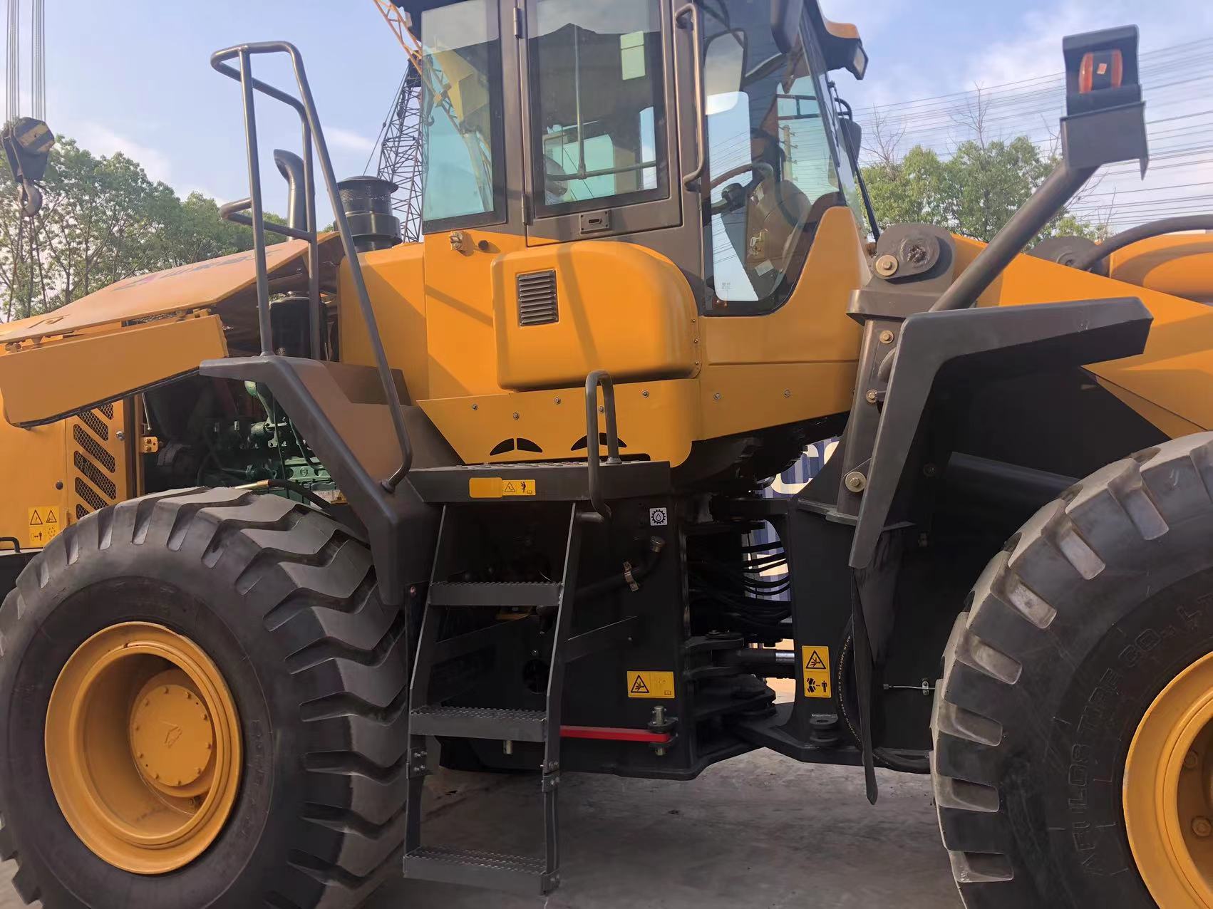 SDLG LG956L 5 Ton Front End Loader Hydraulic Power 4 Wheel and Used for Forestry Mulcher