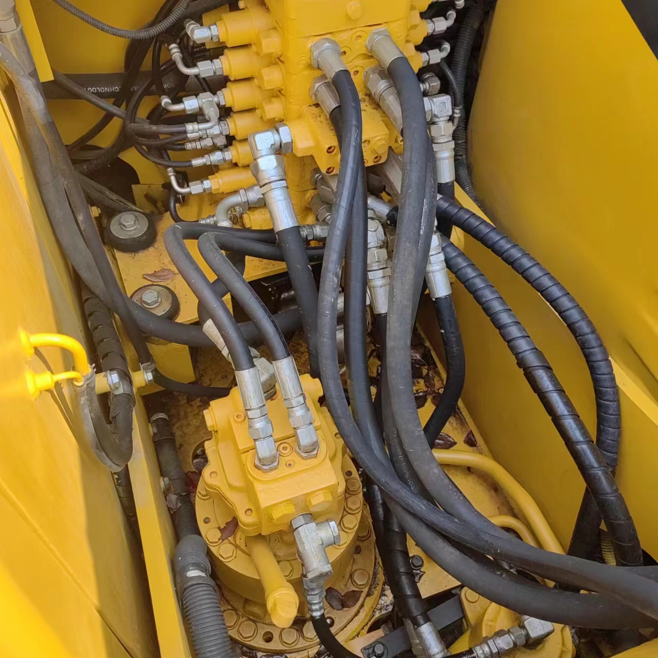 Original Hydraulic Pump Komatsu PC130-7 Crawler Excavator with 12600 Operating Weight