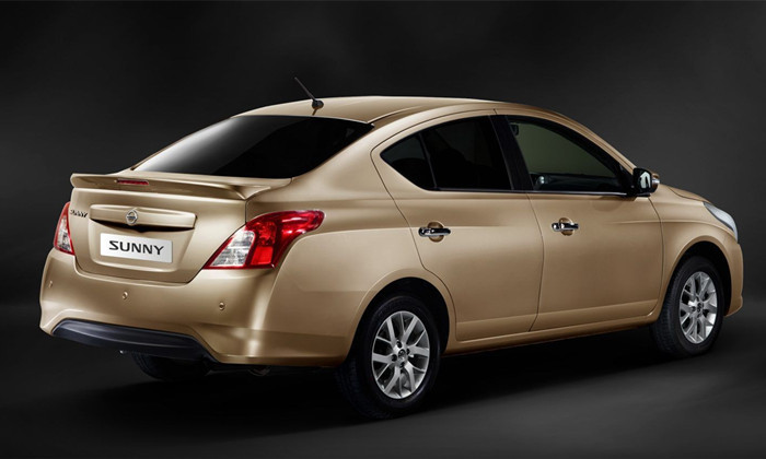 ABS Rear Car Roof Spoiler With Stop Light For NISSAN 2019 Sunny Almera