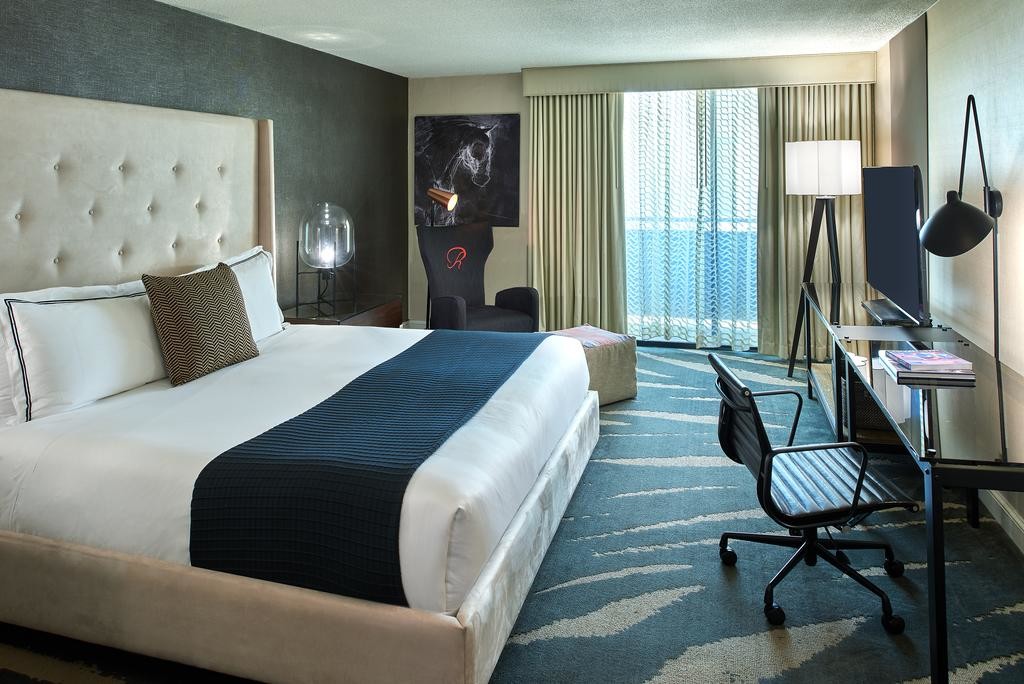 Hotel Standard Modern design Large Bed Room Leather Upholstered Headboard Bed with Walnut Laminated Side table