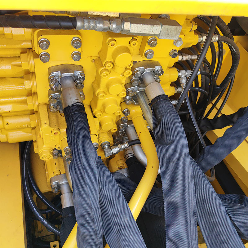 Used Komatsu PC240 hydraulic Excavator original Engine 400L Large Fuel Tank Quality Guaranteed
