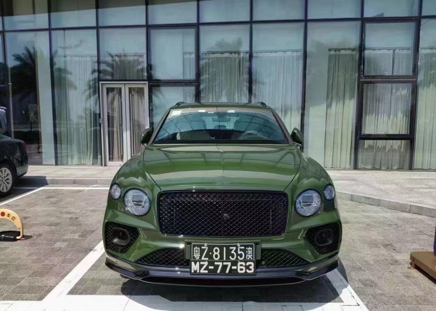For Bentley Bentayga Carbon Fiber Body Kit Bentayga Upgrades SPE-style Carbon Fiber Front Lip Diffuser Spoiler Side Skirt