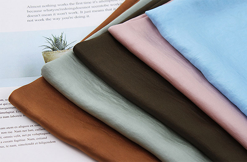 59 inch Blue Smooth Taffeta Dyeing Polyester Fabric 138gsm Like Silk Shimmer