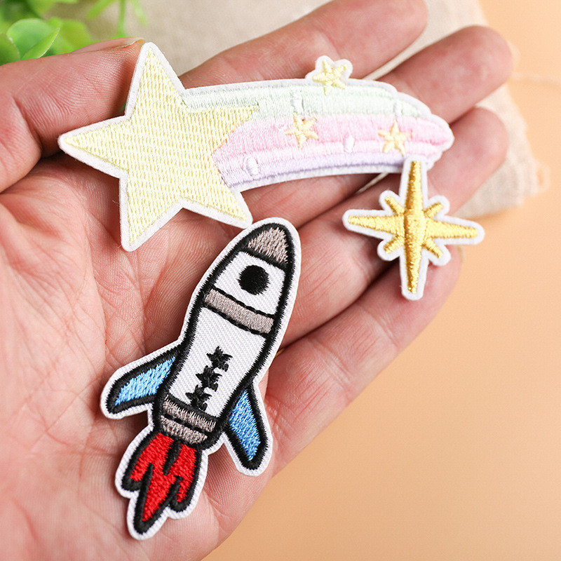 Self Adhesive Iron On Embroidered Patches Customized Shape Polyester Cotton Material