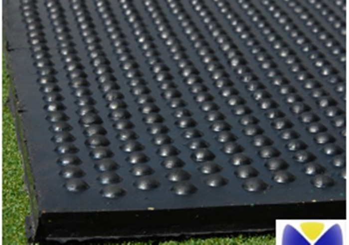 Black Cattle Mats Rubber Horse Stall Mats 12-25mm Thickness Anti Rust