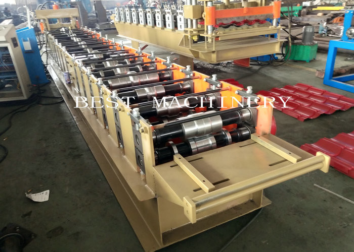 Automatic Roof Ridge Cap Roll Forming Machine , Roll Forming Equipment PLC Control