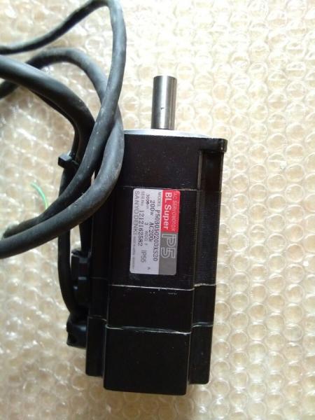 200V Sanyo Denki AC Servo Motor Engine P50B05020DXS00 200W NA70-20NAMSS-PRF