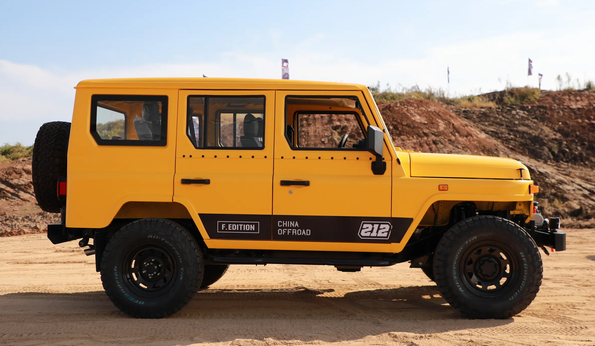 BAIC BJ 212 Small Size SUV 2.4T Maximum 211 Horsepower L 4 Gas Car With 6 Gearbox Max Speed 150KM/H Petrol Car 4WD Manual Car