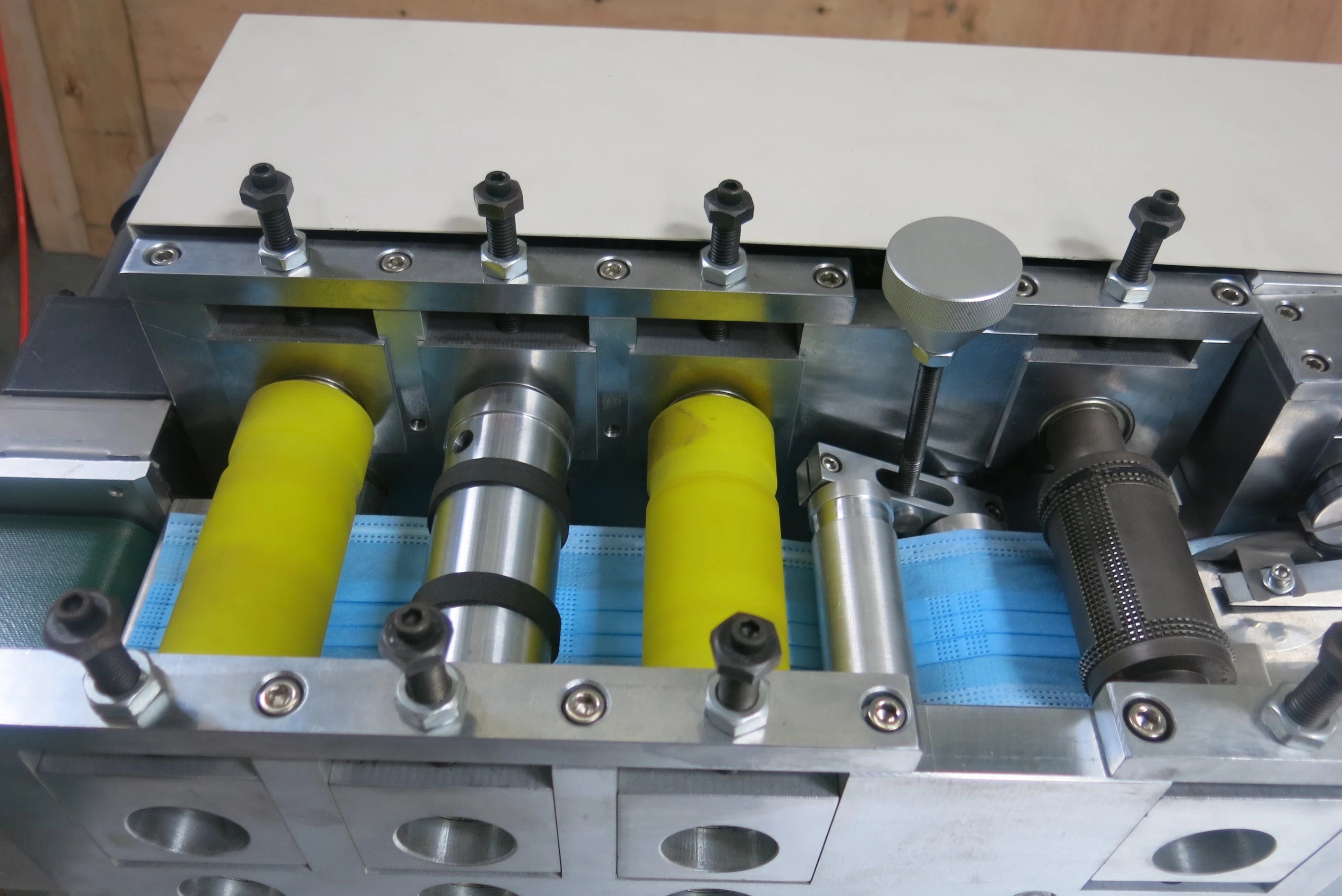 3 Ply Fully Automatic Non Woven Mask Making Machine