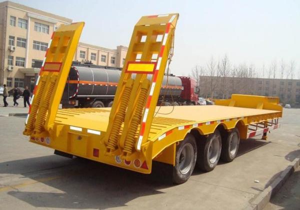 Low-bed Semi Trailer low bed Truck 3 Axles 60Tons 15m lowbed trailer for Loading