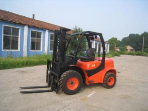 Wholesale Automatic Rough Terrain Forklift 2.5 Ton 2 Wd Low Emission Compact Construction from china suppliers