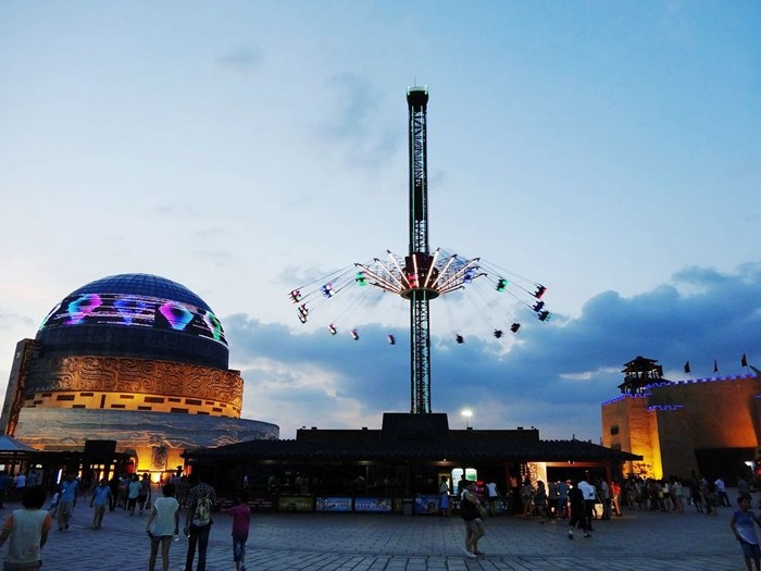 36P Drop Tower Amusement Ride With Rotating Flying Chair And Jumping Off Machine