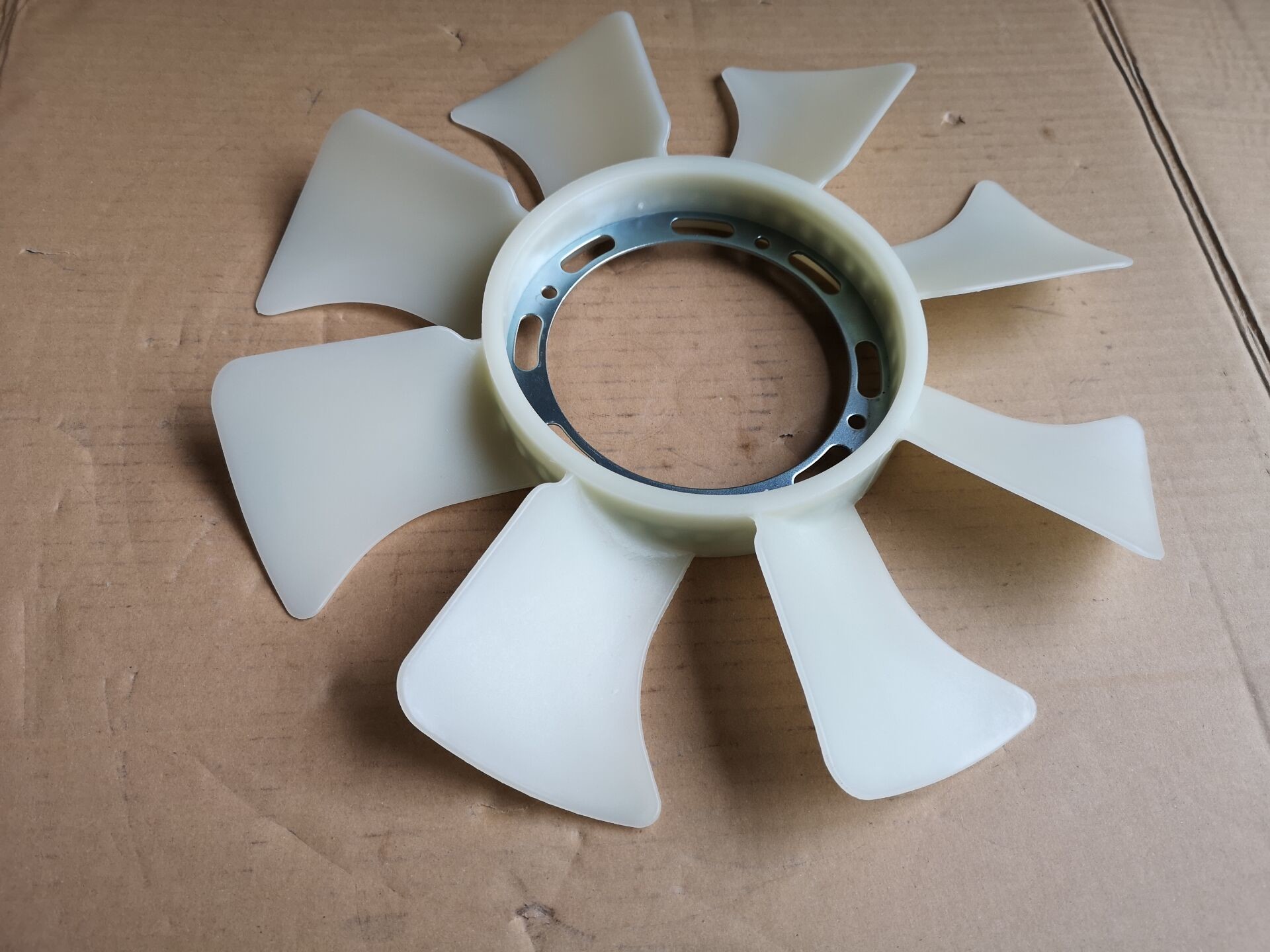 8970946600 Cooling Fan Of ISUZU 4BE1 4JB1 NKR NPR Reducing Heat From Radiator