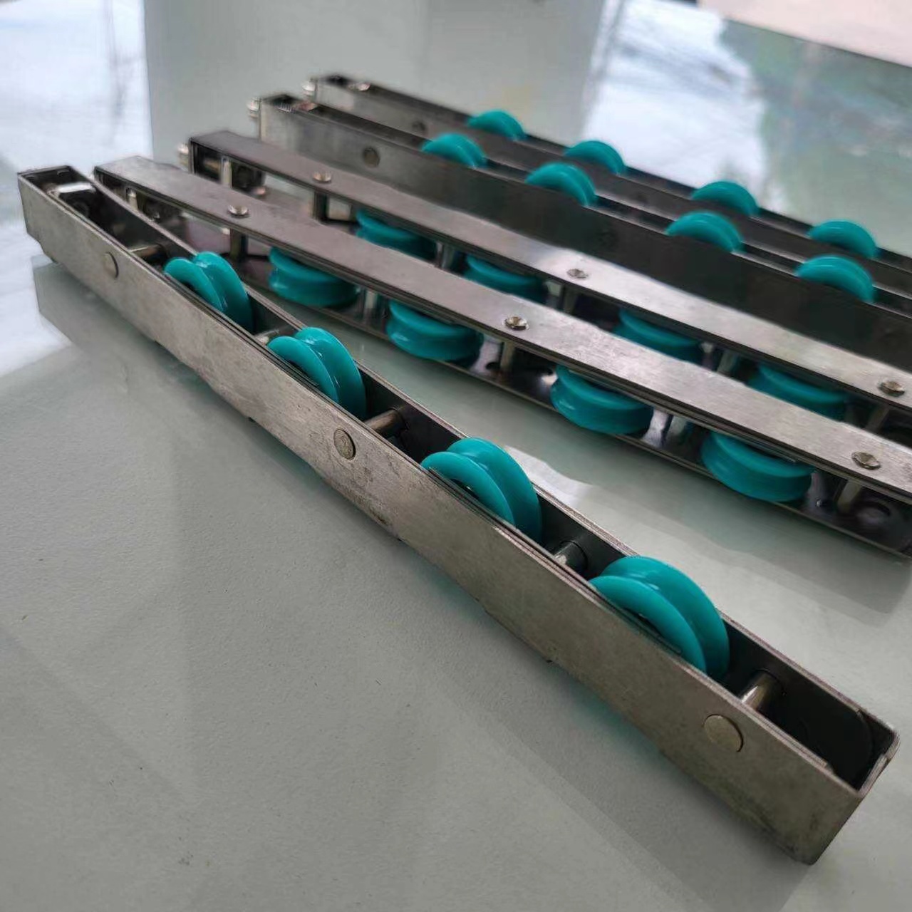 OEM Logo 248mm Stainless Steel 201 Nylon 4 Wheel Roller for Sliding Window or Door