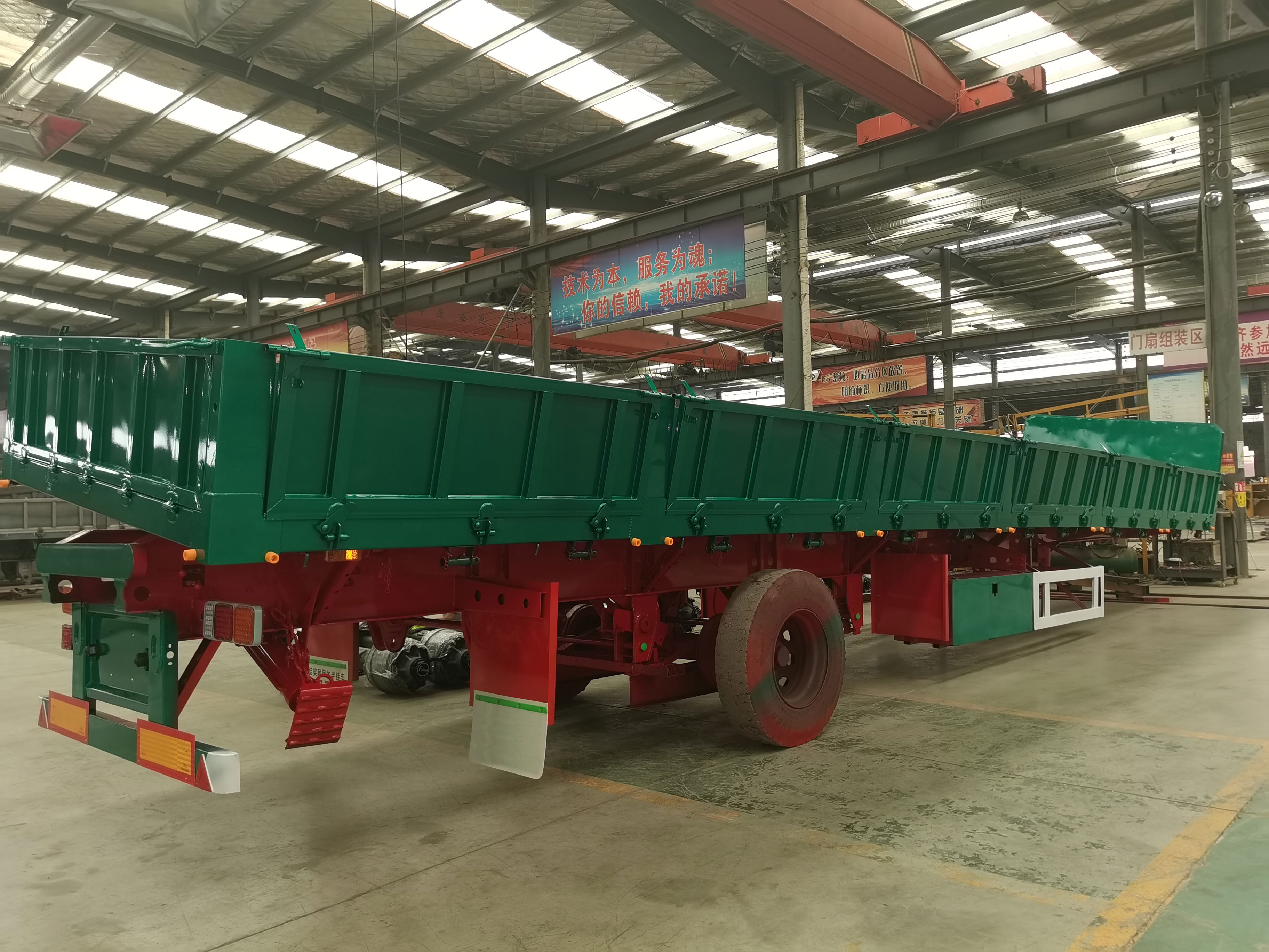 12000X2500X1500mm Tri-Axles Tipper/Side Dump Semi Trailer with HYVA Hydraulic Cylinder