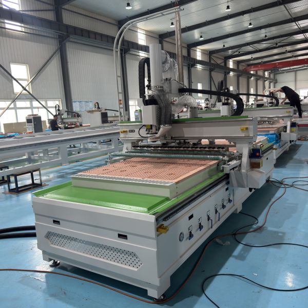 Automatic Single Station ATC CNC Router Solid Wood For Panel Furniture