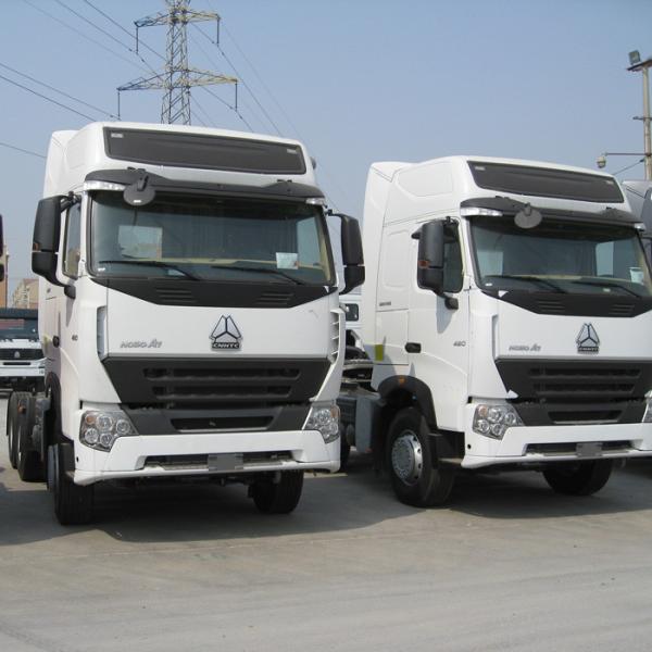 HOWO A7 Prime Mover Truck and trailer ZZ4257N3247 semi truck mover