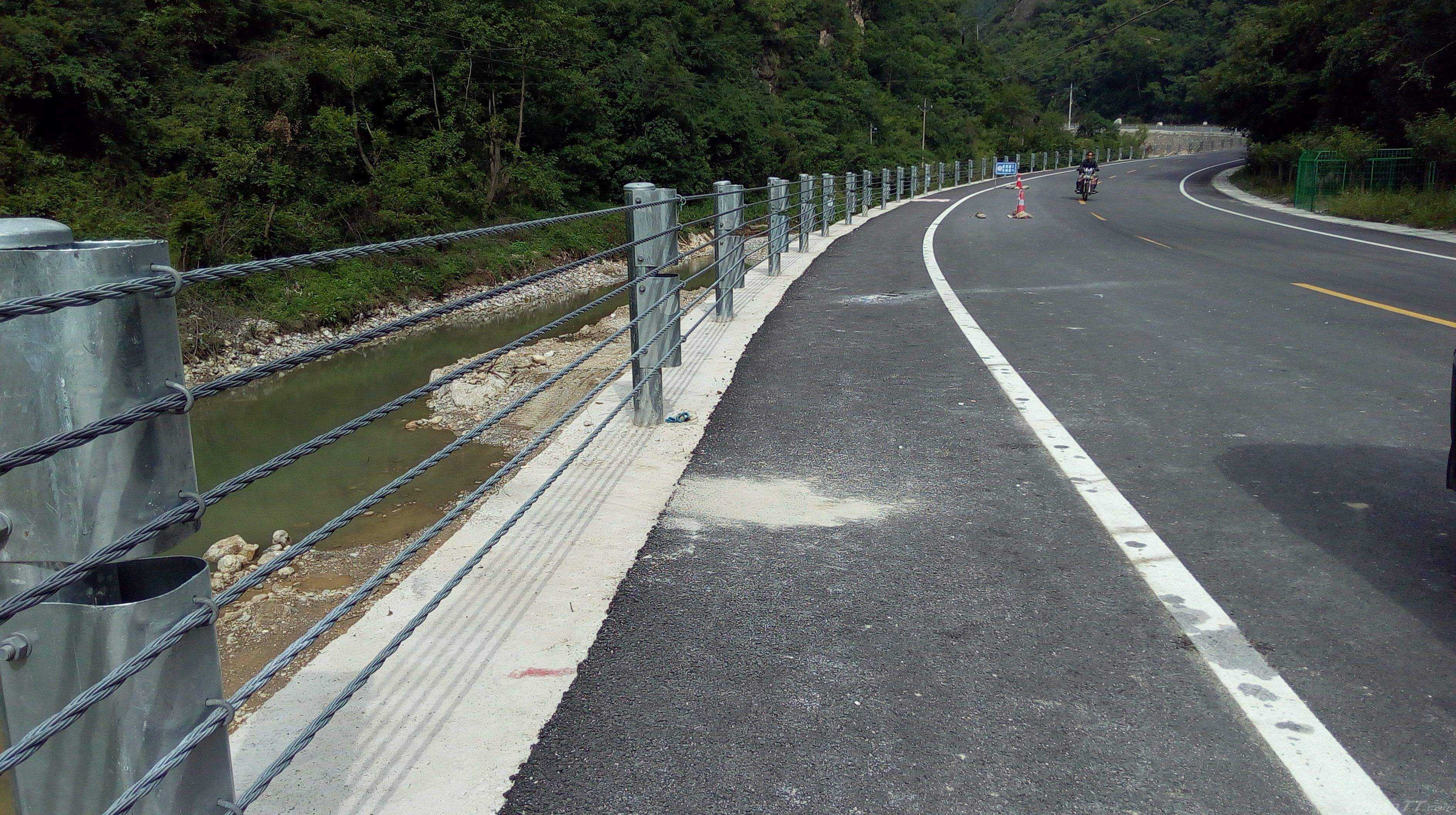Roadway Safety Barrier Flexible Cable Guardrail With Galvanized Powder Coated Coating