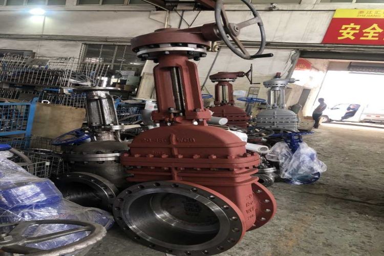 Globe Forged Steel Valves Screw Thread / BW DN20 150LB A105