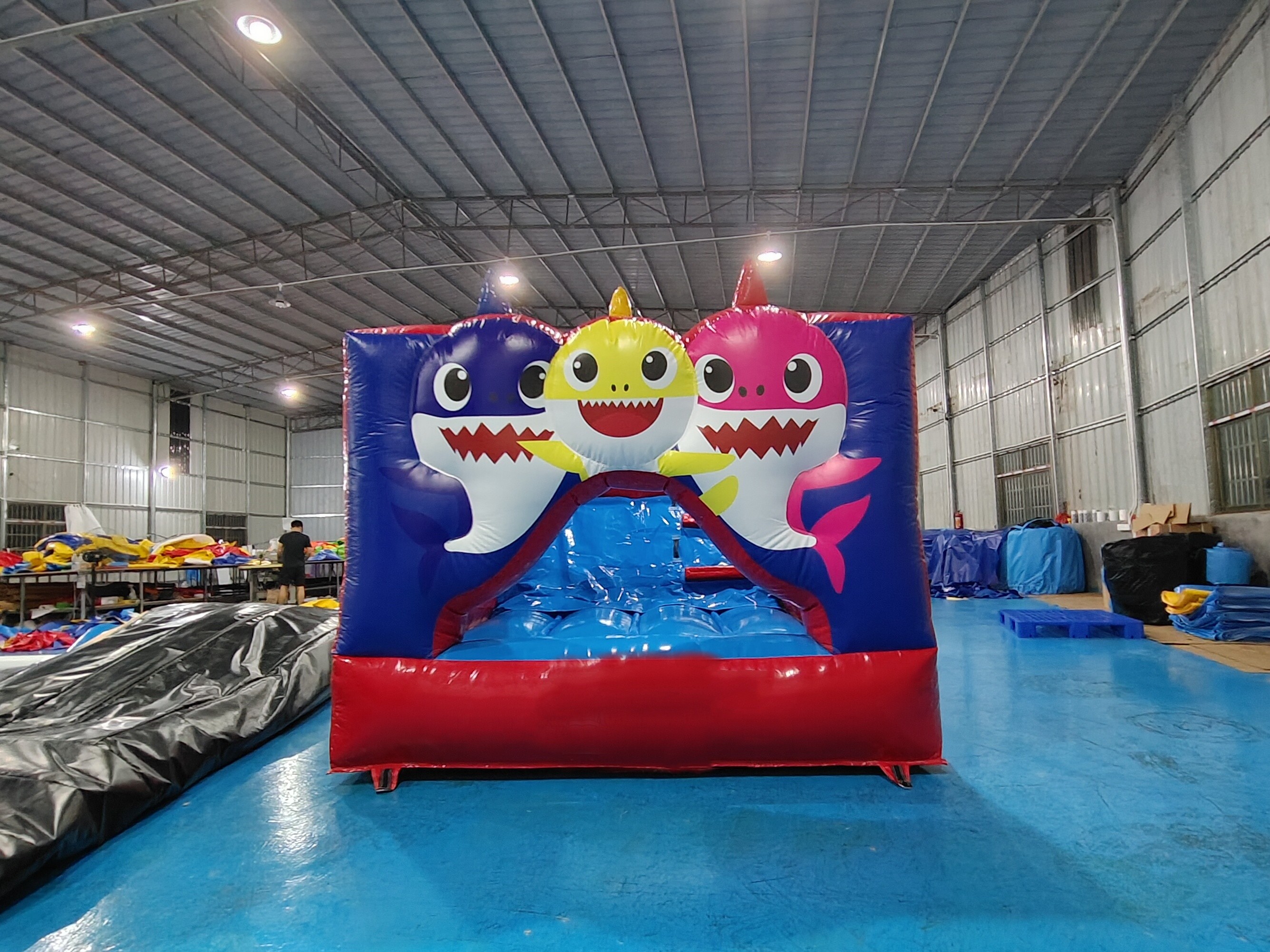 Fireproof 0.55mm Inflatable Jump House Baby Shark Cartoon Theme Blow Up Bounce House
