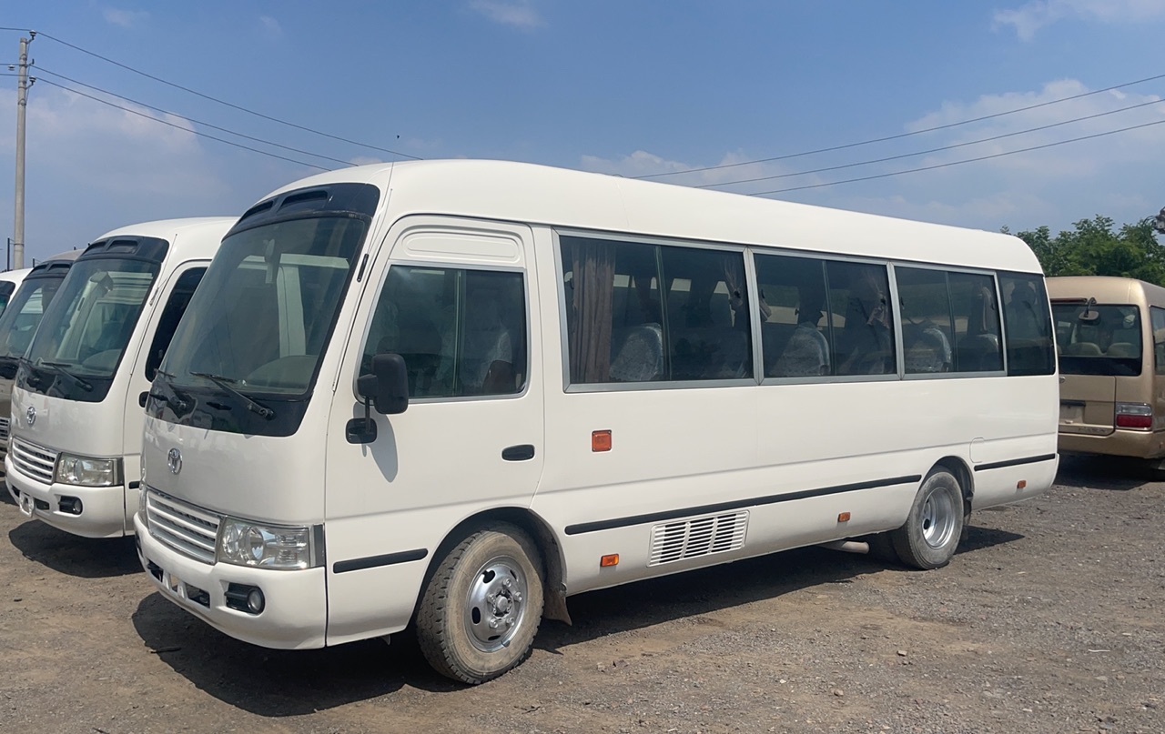30-Seater Toyo ta Coaster Bus with 9.00R20 Tires and Comfortable Seating Capacity