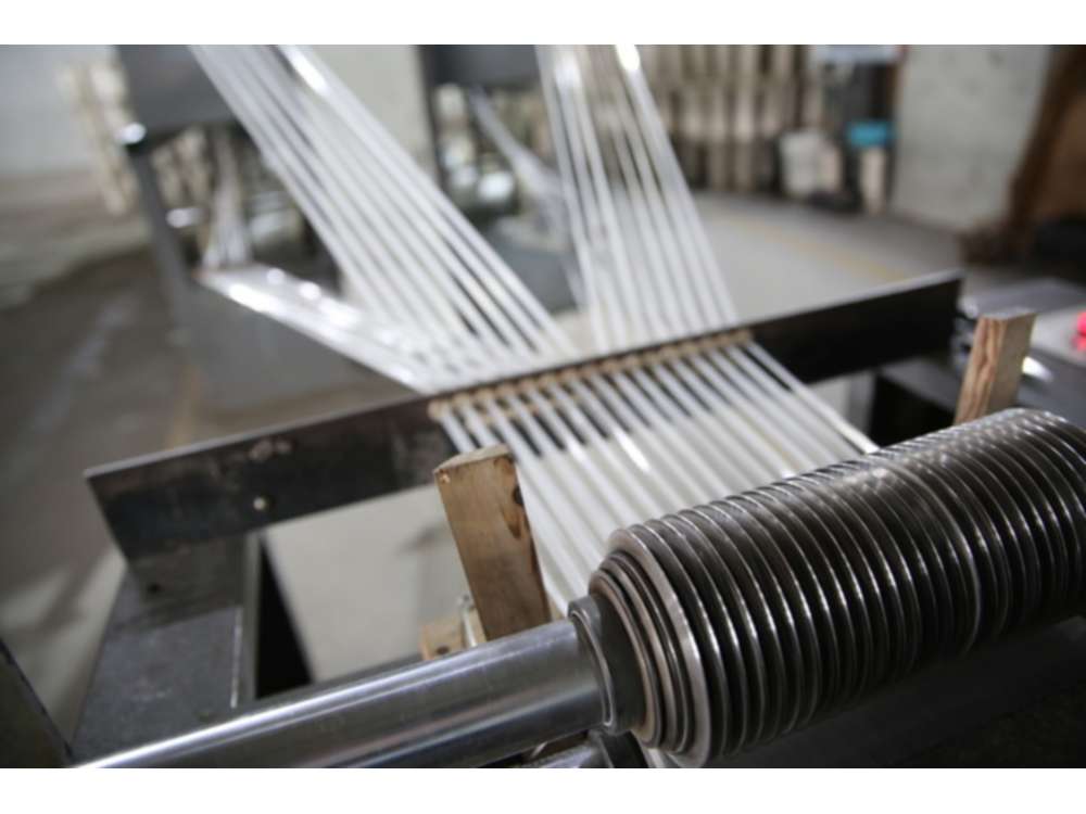 Bonded solid wall continuous composite pipe for oil and gas field is well known for its good quality