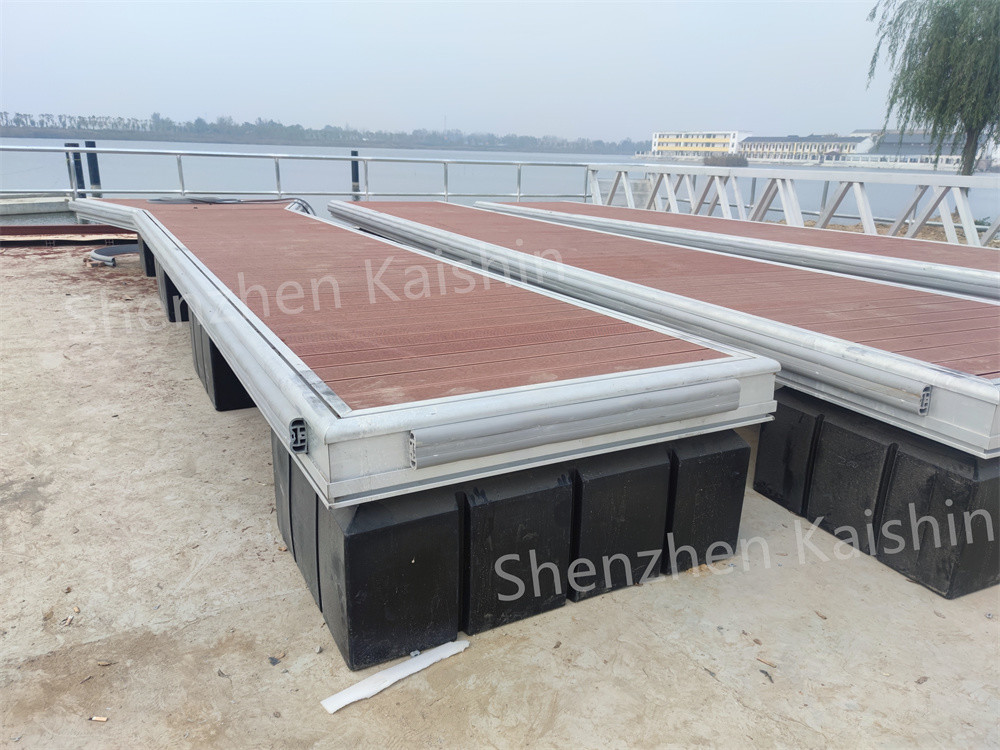 Marina Floating Dock Floater With Loading Capacity 350kgs/M2 Made Of LLDPE And EPS Foam Material