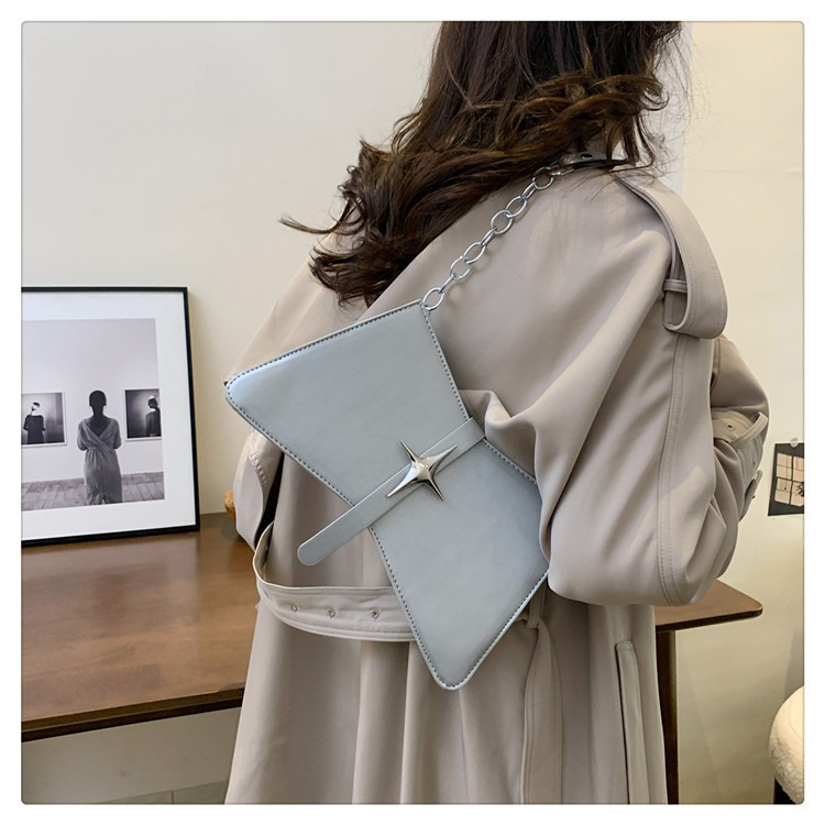 Custom Logo 2024 Trendy Purse Thick Chain Small Tote Shoulder Bags for Women Handbag