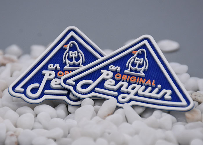 Hot Melt Adhesive Printed Silicone Clothing Labels Customized Twill Back