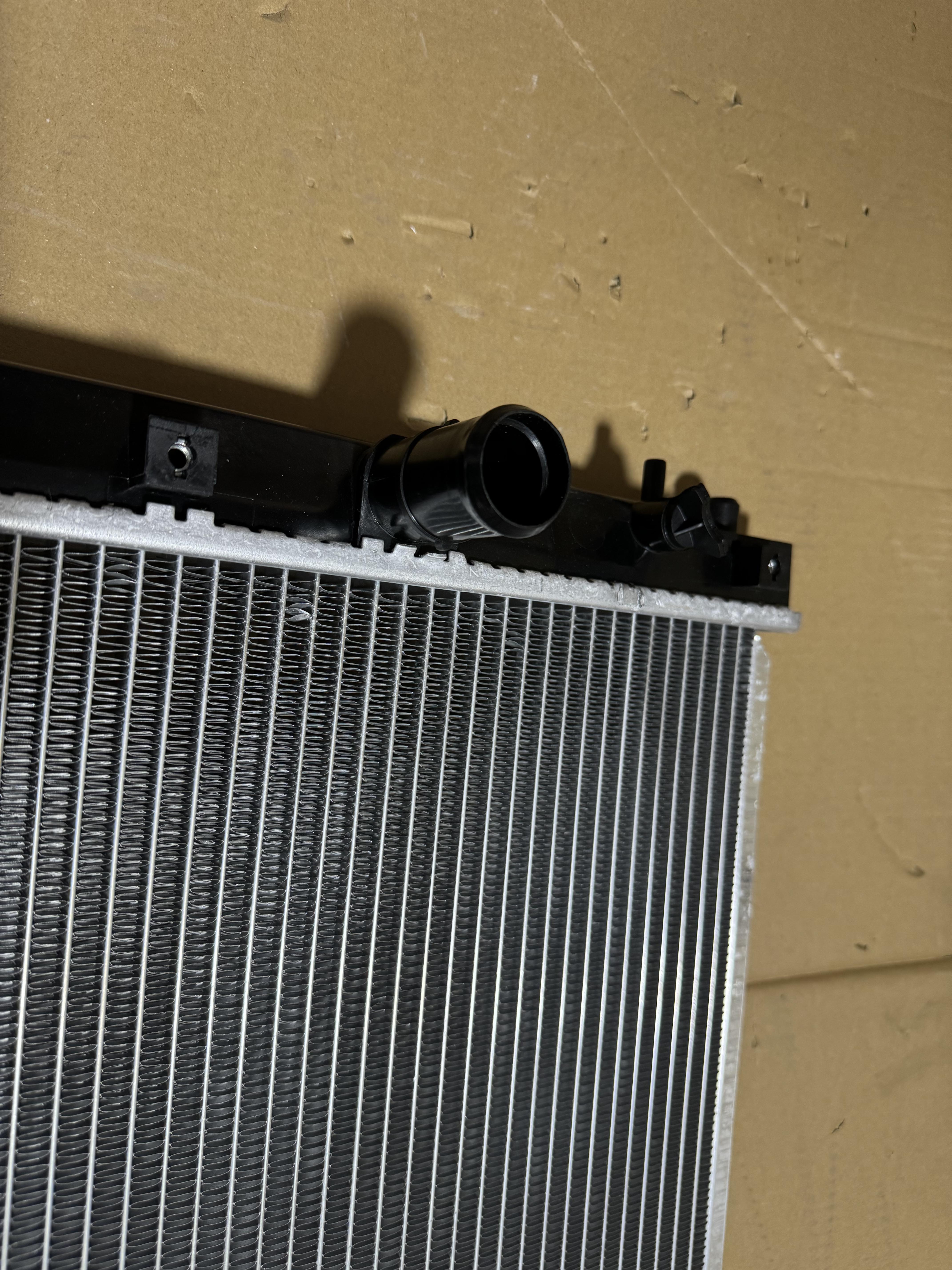 Cooling System for TOYOTA VIOS MT Aluminum Radiator Water Tank 1640002420 1640014070