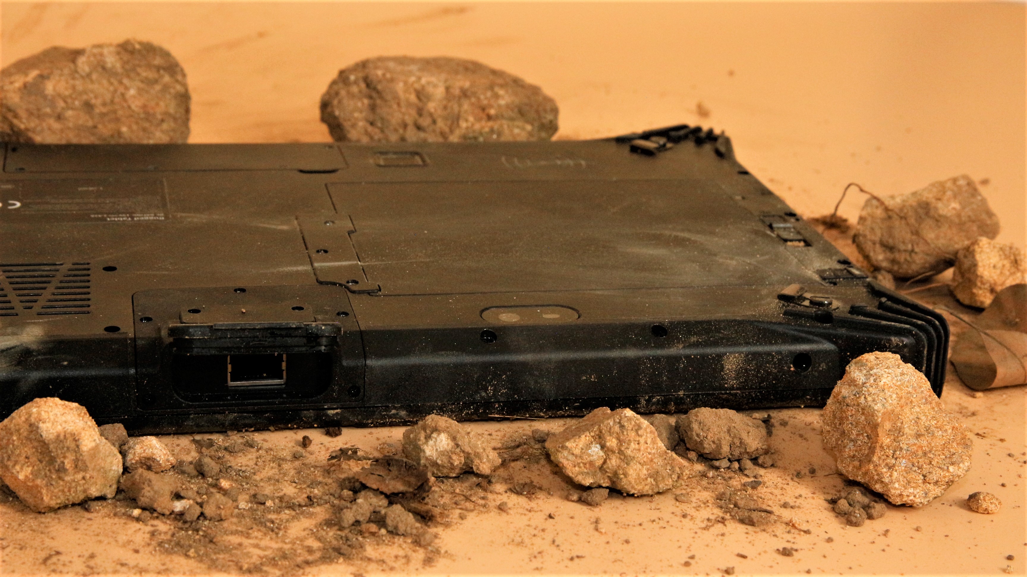 IP65 rugged waterproof tablet