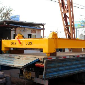 Wholesale Yellow 20feet 40feet semi-automatic container lifting spreader frame from china suppliers