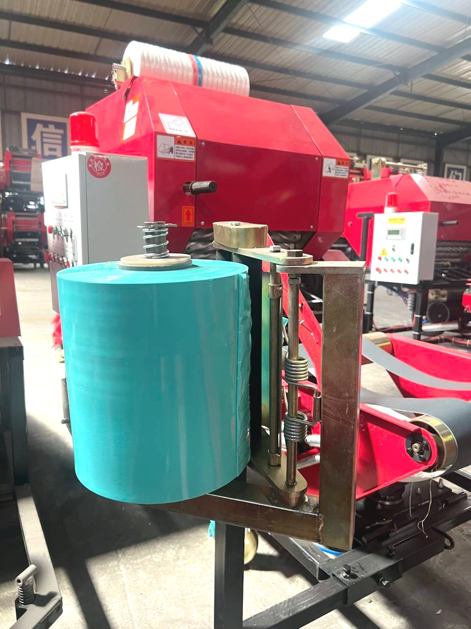 Steel Farming and Livestock Construction 80kg Round Straw Baler with Cutting Service
