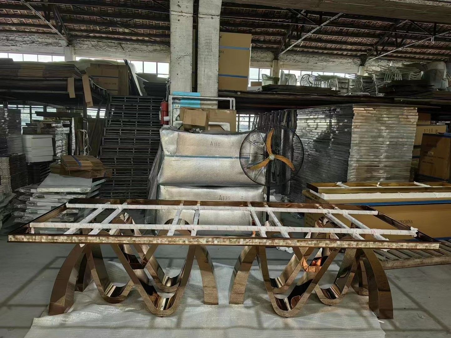 Luxury Custom Stainless Steel Pedestal Faux Marble Dining Table Home And Commercial Use
