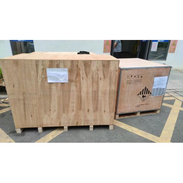 Robot Laser Industrial Laser Welding Machine High Speed For Automotive Industry