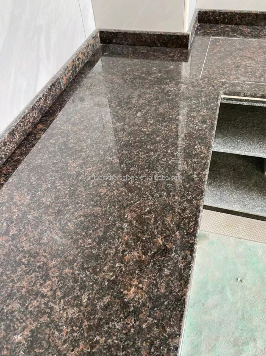Park Modern British Brown Granite Stone Polished Surface for Kitchen Countertop Design