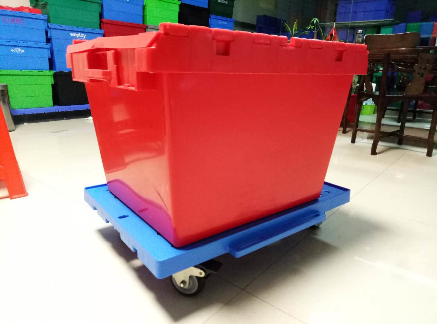 Impact - Resistance Large Plastic Moving Trolley Loading Capacity 225kg