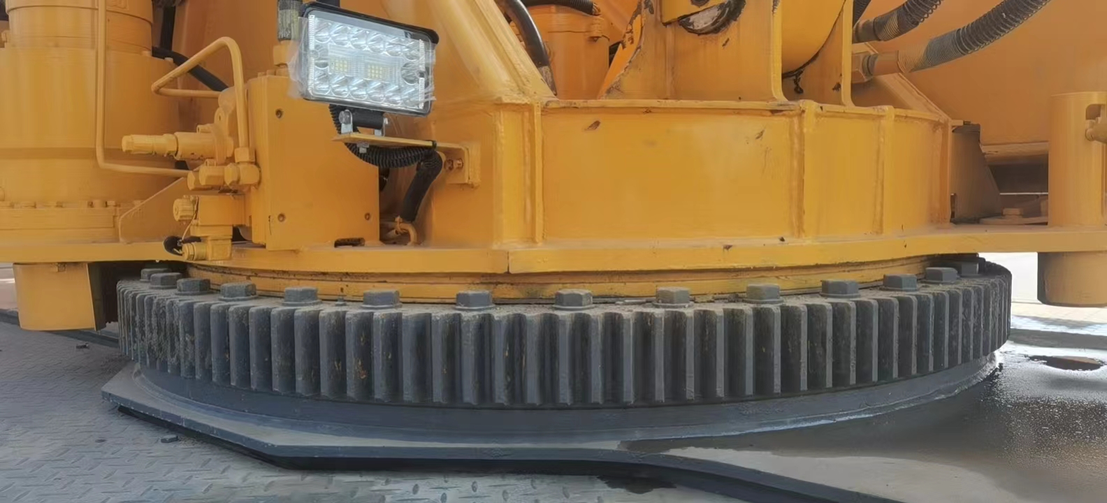 25 Ton QY25K5-1 Wheeled Crane Top and Original Hydraulic Pump for Your Construction Needs