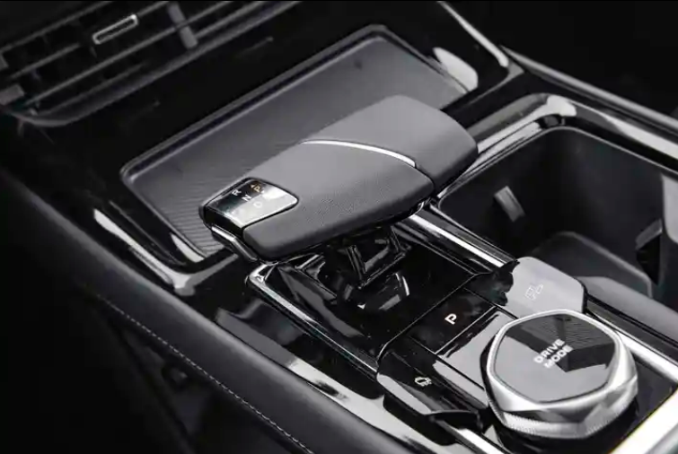 Energy Vehicle Changan Ruicheng Plus Raeton 1.5T Luxury Sedan Made in with Petrol Fuel and Technology