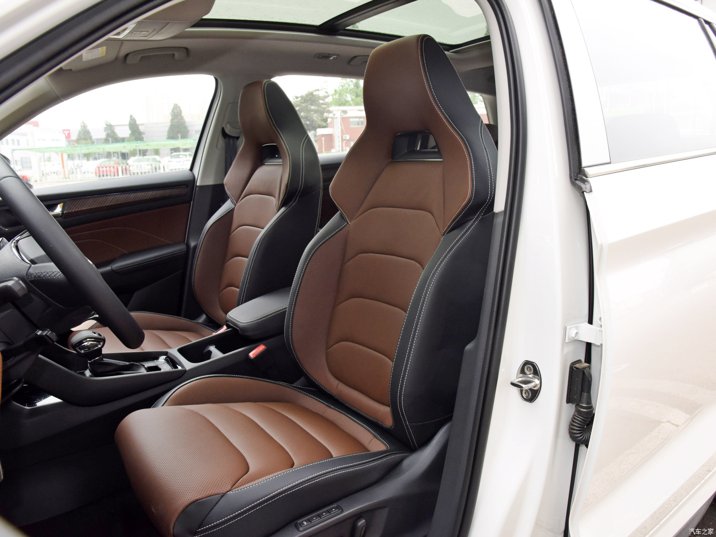 Front Window Electric One Key Lifting Skoda Kodiaq Gasoline 2.0T 186HP L4 SUV The Most Comfortable Space for Mid-size Car