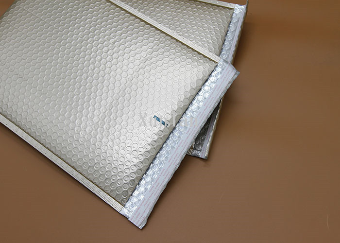 White Light Shield Bubble Cushioned Mailers , Anti Rub Bubble Wrap Envelopes
