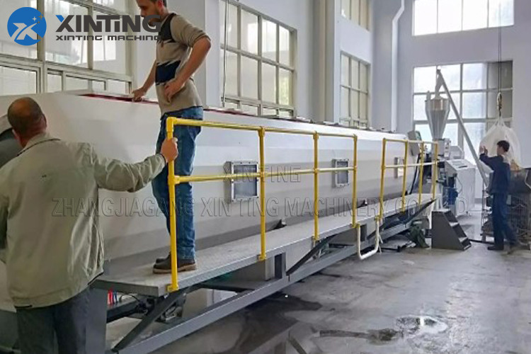 Single Screw 16-1600mm 180kg/H PE Pipe Production Line
