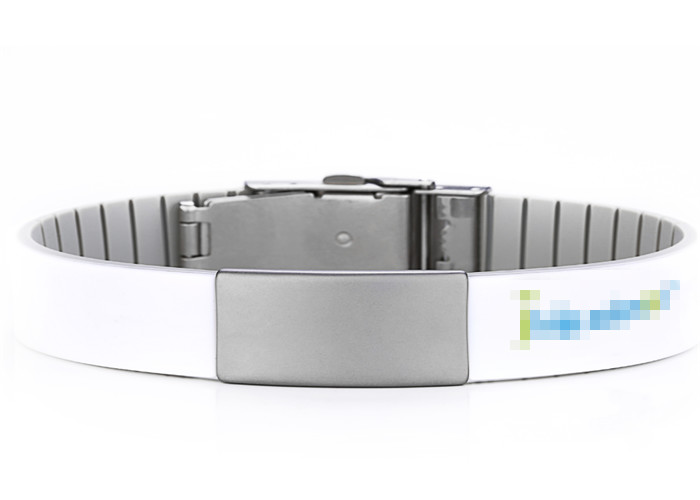 Dual Color Laser Engraved Silicone Bracelets 220*15mm Size Logo Customized