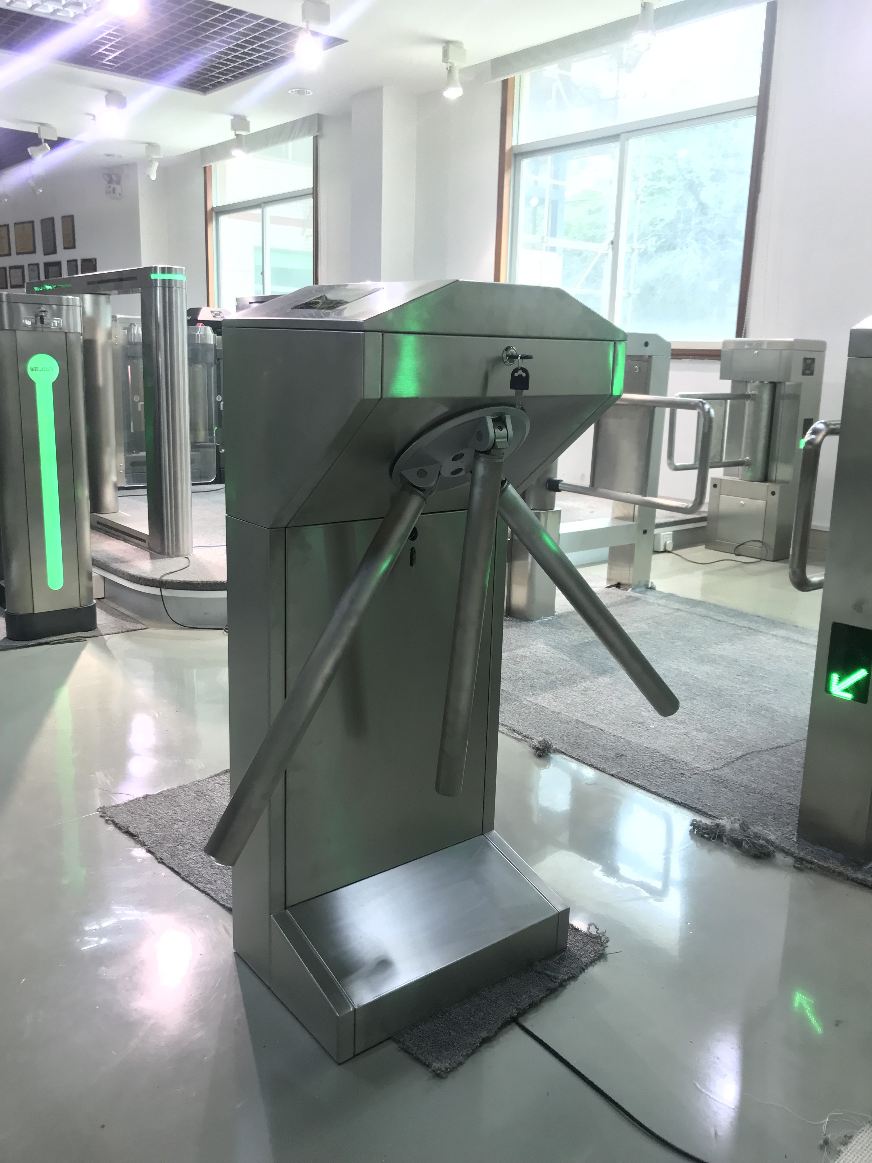 Half Height Access Control Turnstile Gate Outdoor 304 Stainless Steel Cabinet