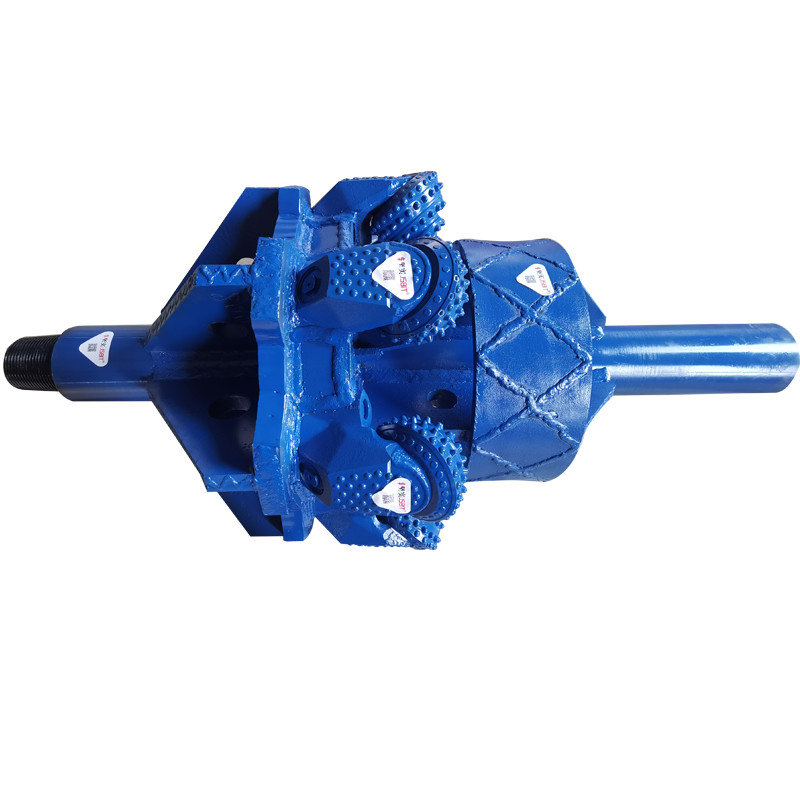 800mm 32inch HDD Rock Reamer For Trenchless Drilling With 12inch Roller Bit