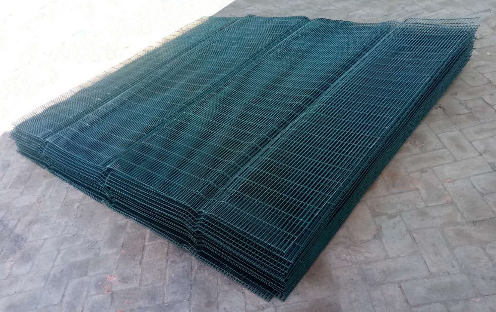 358 high security wire fence 12.7mm x 76.20mm diameter 3.00mm/4.00mm powder coated RAL 9001